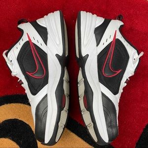 Nike air monarch size 11